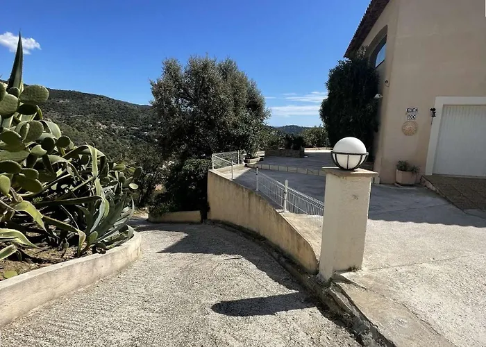 Select'sohome - Magnifique T2 Sur Les Hauteurs D'aiguebelle Avec Piscine Privee Et Vue !- Rocca Bella Apartment *